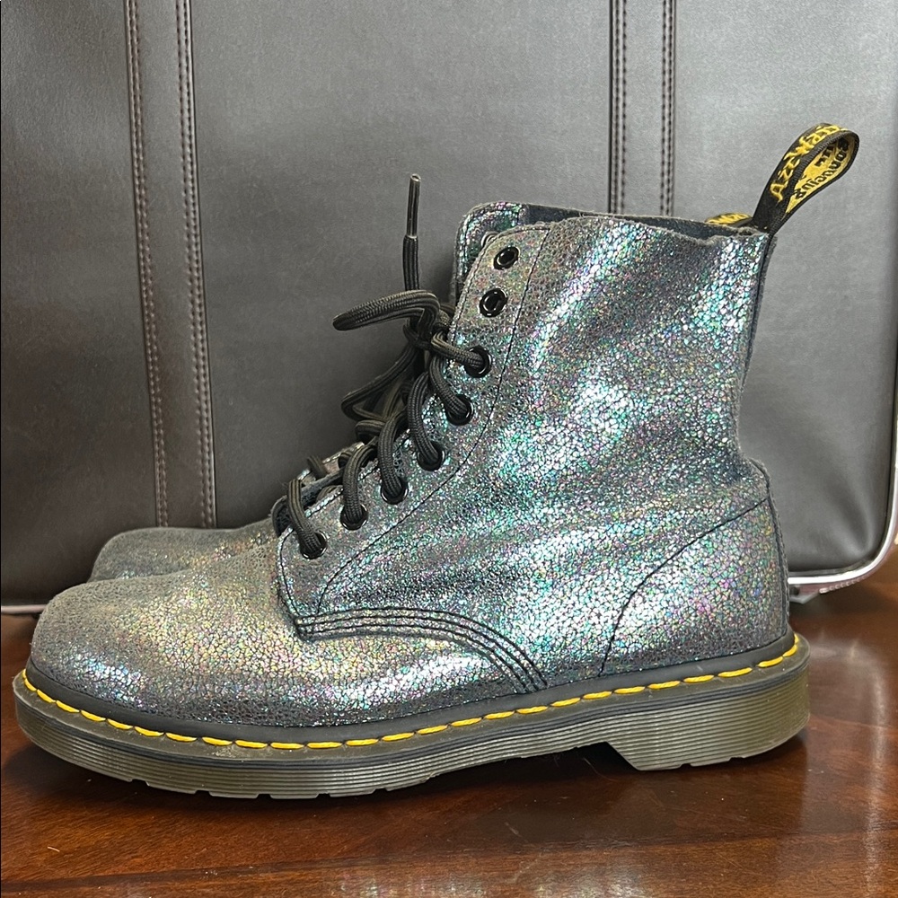 Dr. Martens Pascal Glitter 8 Eye Boots